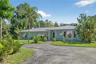 410 6th St NE, Naples, FL 34120 - Photo 2