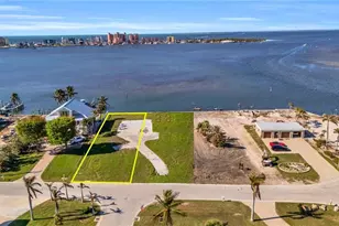 926 San Carlos Dr, Fort Myers Beach, FL 33931 - Photo 1