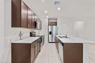 15535 Wildflower Cir, Naples, FL 34119 - Photo 4