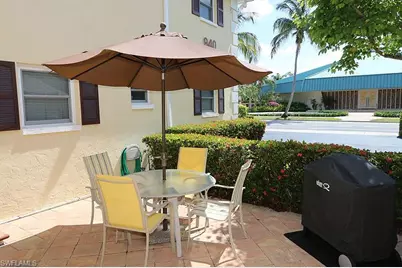 940 3rd St S #101, Naples, FL 34102 - Photo 2