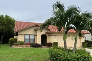 293 Kings Way, Naples, FL 34104 - Photo 1