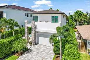 591 93rd Ave N, Naples, FL 34108 - Photo 2