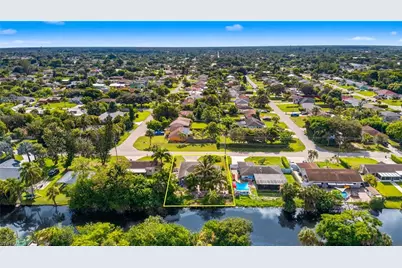 2315 54th Ter SW, Naples, FL 34116 - Photo 38