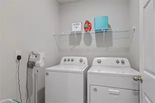 439 NE Juanita Ct, Cape Coral, FL 33909 - Photo 16