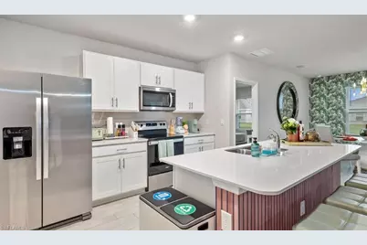 439 NE Juanita Ct, Cape Coral, FL 33909 - Photo 10