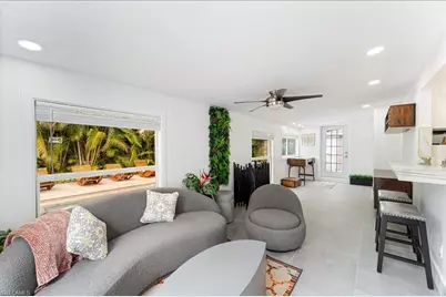 2123 Holiday Ln, Naples, FL 34104 - Photo 14