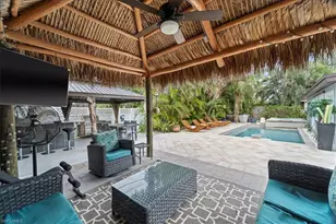 2123 Holiday Ln, Naples, FL 34104 - Photo 30