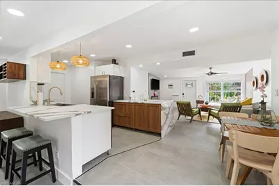 2123 Holiday Ln, Naples, FL 34104 - Photo 16