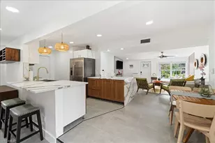 2123 Holiday Ln, Naples, FL 34104 - Photo 16