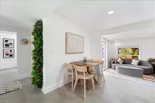 2123 Holiday Ln, Naples, FL 34104 - Photo 8