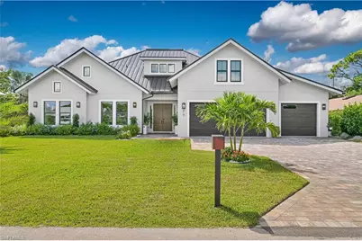 818 93rd Ave N, Naples, FL 34108 - Photo 2