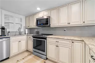 271 Southbay Dr, Naples, FL 34108 - Photo 4