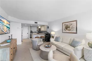 271 Southbay Dr, Naples, FL 34108 - Photo 2