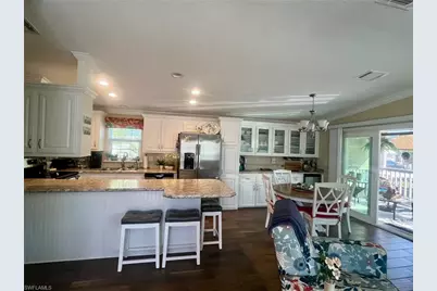 1316 Diamond Lake Cir, Naples, FL 34114 - Photo 4