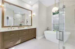 237 Charleston Ct, Naples, FL 34110 - Photo 16