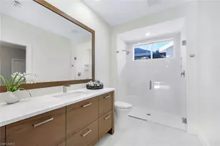 237 Charleston Ct, Naples, FL 34110 - Photo 18