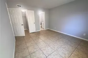 4601 Bayshore Dr, Naples, FL 34112 - Photo 12