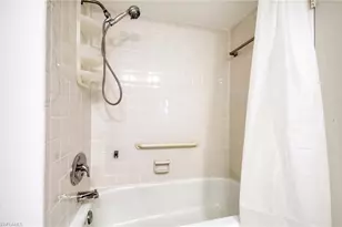 2151 Gulf Shore Blvd N, Naples, FL 34102 - Photo 16