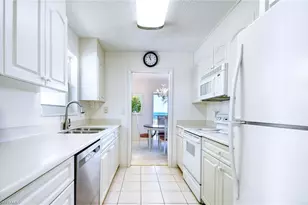 2151 Gulf Shore Blvd N, Naples, FL 34102 - Photo 10