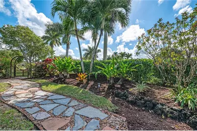 1015 Tivoli Ln, Naples, FL 34104 - Photo 32