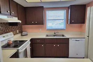 300 Valley Stream Dr, Naples, FL 34113 - Photo 2