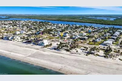 117 Hibiscus Dr, Fort Myers Beach, FL 33931 - Photo 2