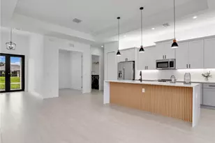 405 NW 14th St, Cape Coral, FL 33993 - Photo 12