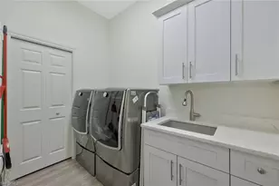 831 Sailaway Ln, Naples, FL 34108 - Photo 16