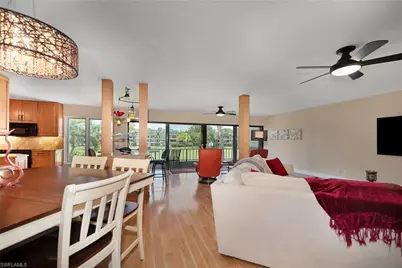 104 Clubhouse Dr #271, Naples, FL 34105 - Photo 2