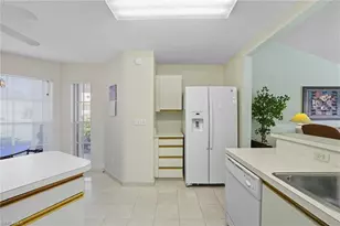 6074 Westbourgh Dr, Naples, FL 34112 - Photo 10