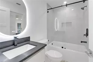 272 Yorkshire Ct, Naples, FL 34112 - Photo 18