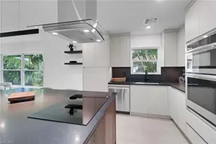 272 Yorkshire Ct, Naples, FL 34112 - Photo 24