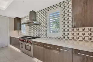 490 5th St S, Naples, FL 34102 - Photo 16