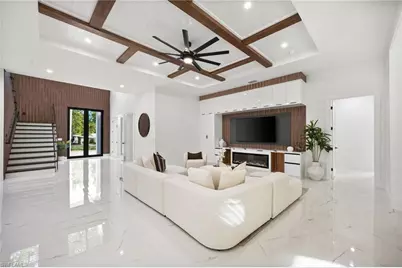 135 7th St N, Naples, FL 34102 - Photo 14