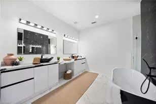 135 7th St N, Naples, FL 34102 - Photo 22