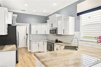 6064 Fairway Ct, Naples, FL 34110 - Photo 14