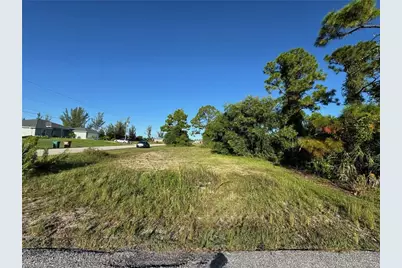 1429 NE 37th St, Cape Coral, FL 33909 - Photo 4