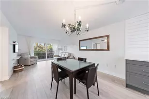 72 7th St S, Naples, FL 34102 - Photo 10