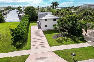 145 Capri Blvd, Naples, FL 34113 - Photo 2