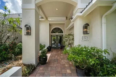 215 Monterey Dr, Naples, FL 34119 - Photo 4