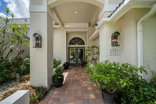 215 Monterey Dr, Naples, FL 34119 - Photo 4