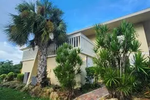 925 Palm View Dr, Naples, FL 34110 - Photo 1