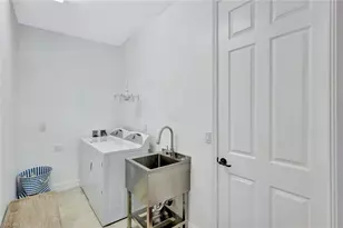 28550 Westmeath Ct, Bonita Springs, FL 34135 - Photo 26