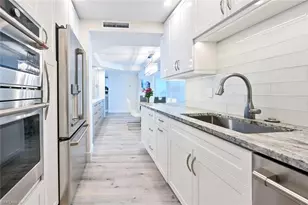 4001 Gulf Shore Blvd N, Naples, FL 34103 - Photo 12