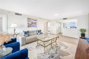 6849 Grenadier Blvd, Naples, FL 34108 - Photo 6