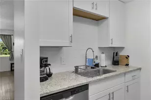 3225 E Riverside Dr, Fort Myers, FL 33916 - Photo 8