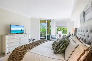 2728 Tiburon Blvd E, Naples, FL 34109 - Photo 20