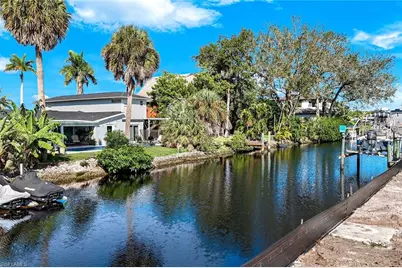 27281 Buccaneer Dr, Bonita Springs, FL 34135 - Photo 10