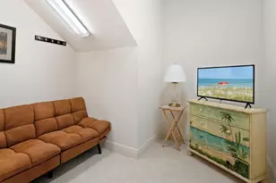 7832 Hawthorne Dr, Naples, FL 34113 - Photo 24