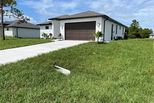 818 Anaconda Ave S, Lehigh Acres, FL 33974 - Photo 4